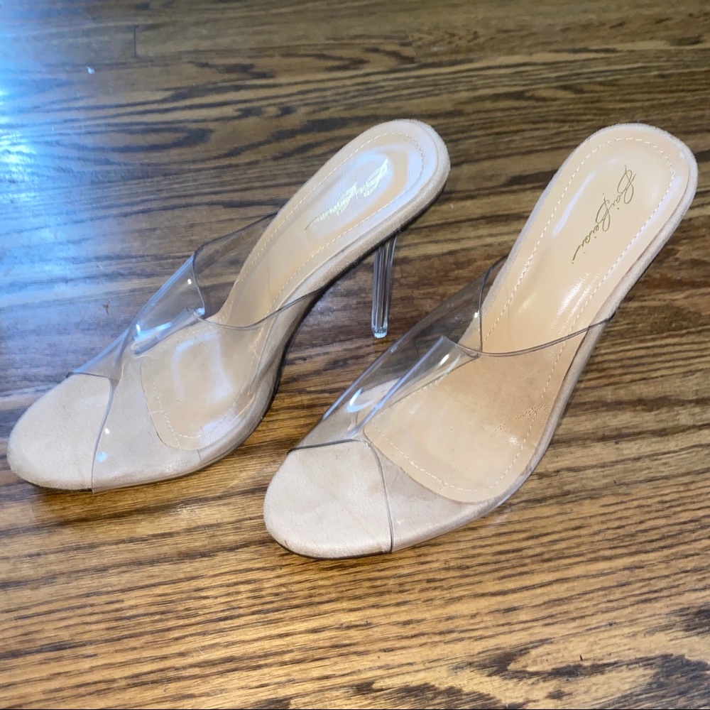 Bai BeiQi Clear and Nude Pump